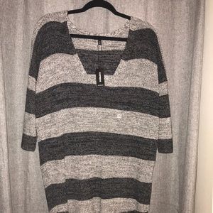 NEW Quarter sleeve Sweater